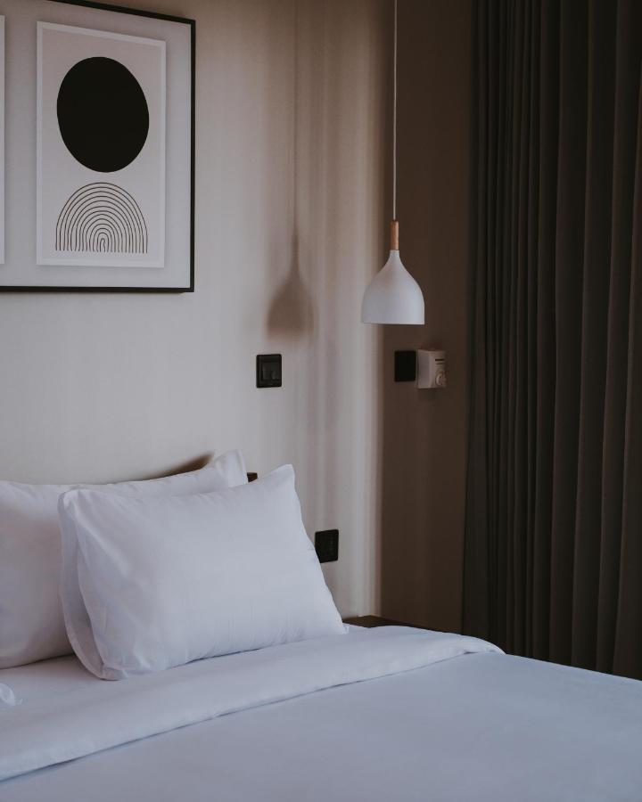 New 4 Bedroom 5 Min Walk To Berawa Beach Enclosed Livng 캉구 외부 사진