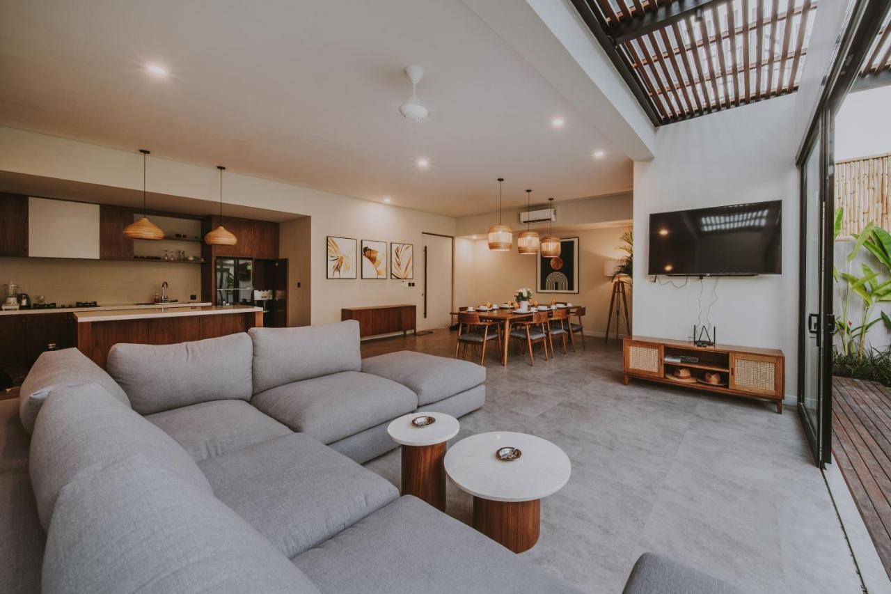 New 4 Bedroom 5 Min Walk To Berawa Beach Enclosed Livng 캉구 외부 사진