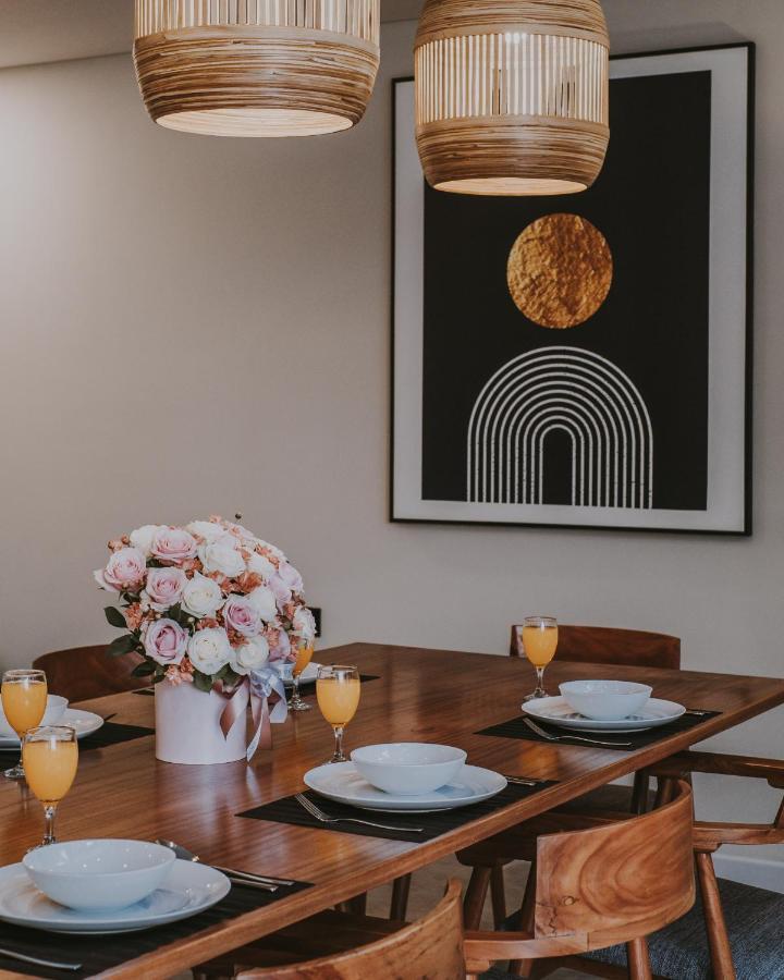 New 4 Bedroom 5 Min Walk To Berawa Beach Enclosed Livng 캉구 외부 사진